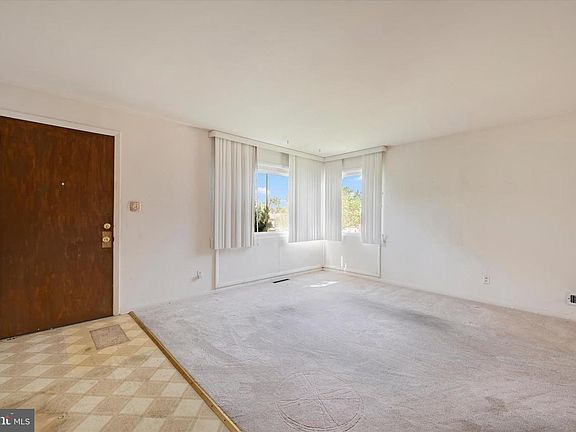 5th image of 3724 Parkfield Rd