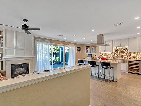 2nd image of 4864 Cherrythorne Ln
