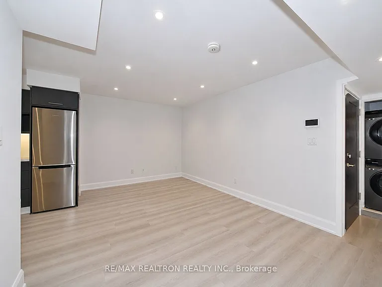 230 Boon Ave #4 — Photo 4