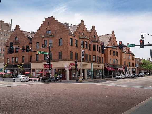 3rd image of 120 N Oak Park Ave APT 220