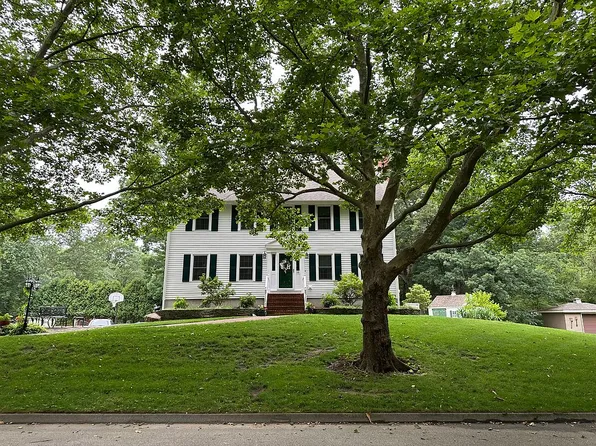 35 Papino Rd, Seekonk, MA 02771