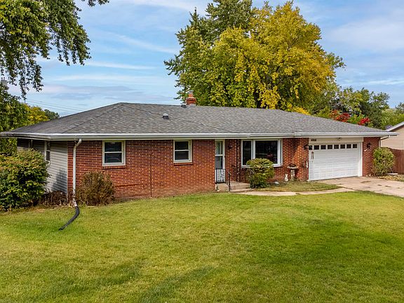 2nd image of 4808 Woodridge Ct