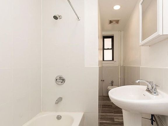 3rd image of 14018 Ash Ave APT 3G