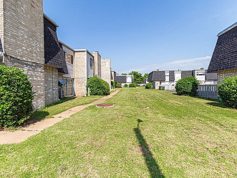 1402 Bill Carrol Dr — Photo 28