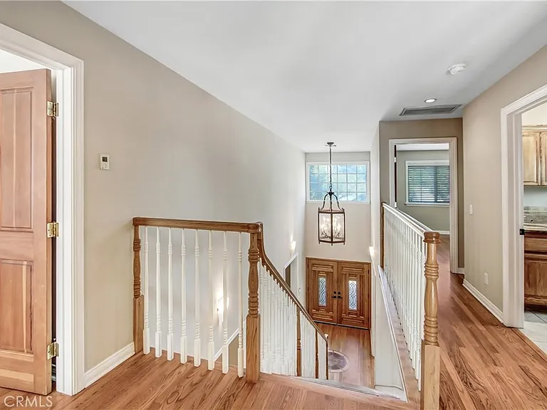 165 S Roosevelt Ave — Photo 15