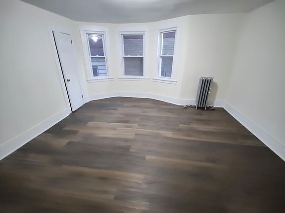 5th image of 74 Bruce Ave Floor 2