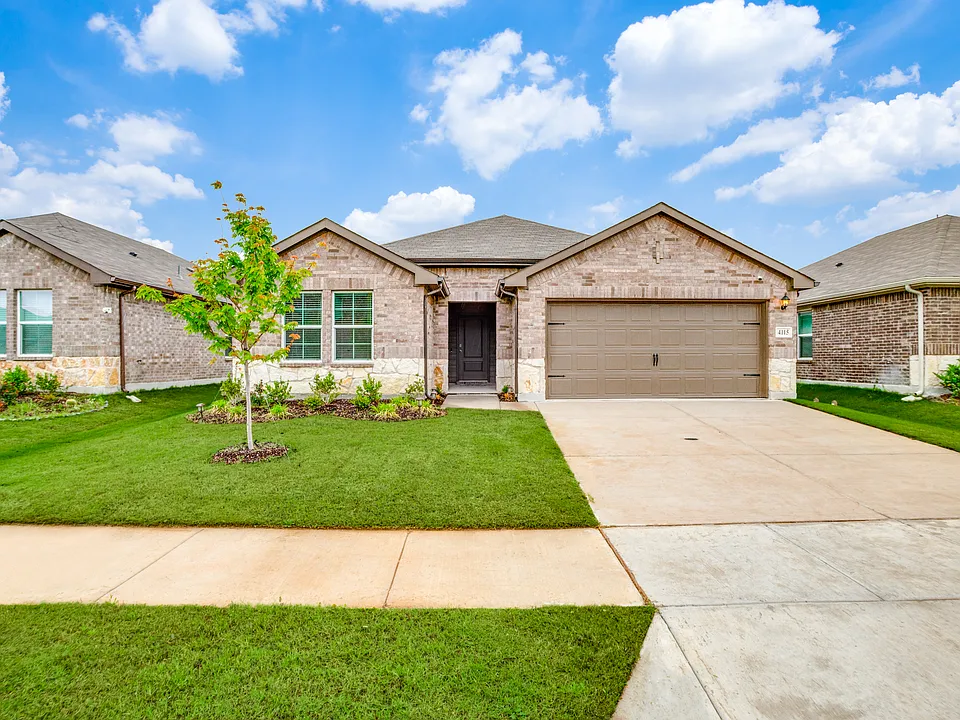 4115 Mountain Dr