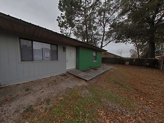 3rd image of 3721 NE 40th Pl Unit D