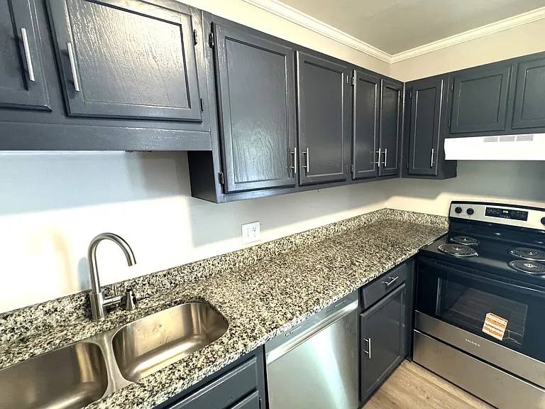 4700 Brockton Dr — Photo 10