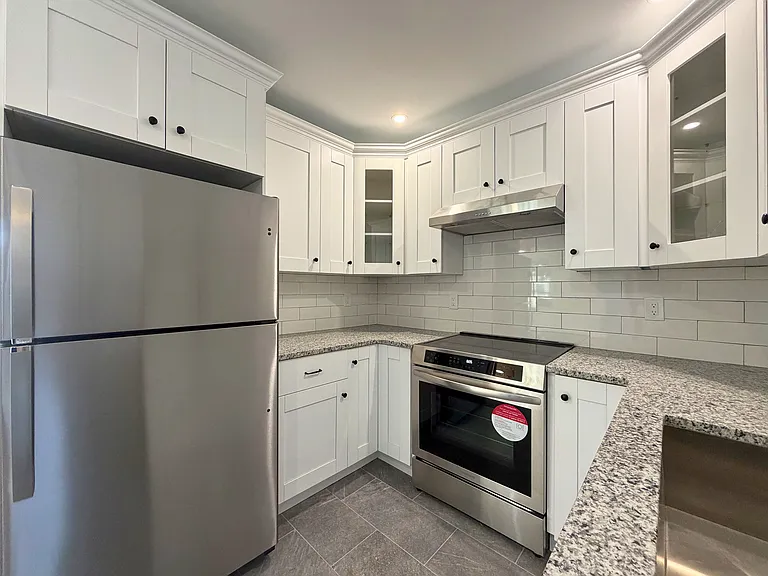 11 Courtney Ave #2 — Photo 27