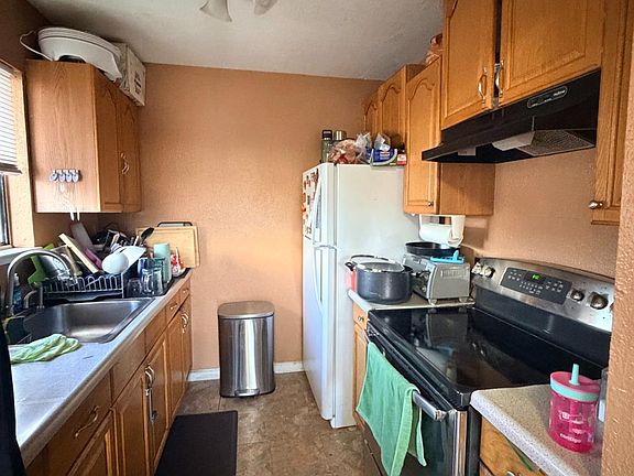 2nd image of 1402 Occidental Ave Unit 4