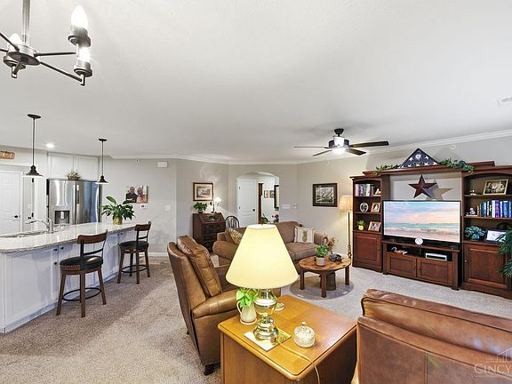 5th image of 5870 Parkview Ln Unit 201