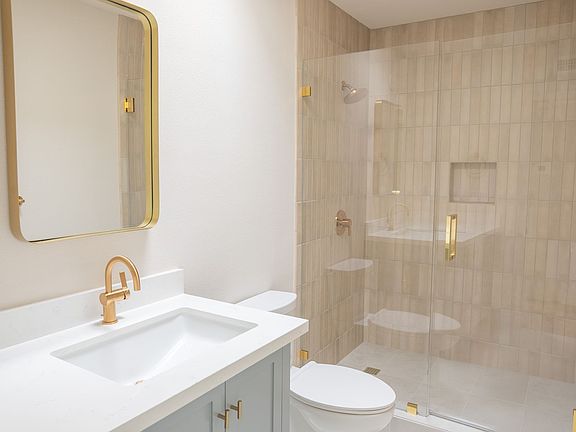 3rd image of 2727 Roosevelt St #4
