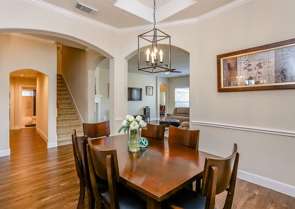 1st image of 3015 Poplar Isle