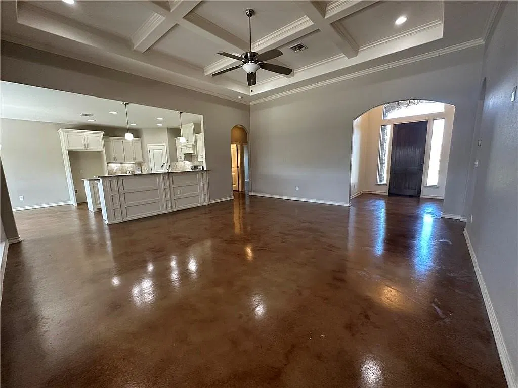 3 bed, 2.0 bath, 2036 sqft, $2,800 — Photo 3