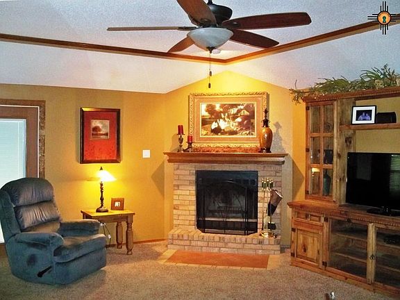 5th image of 204 Rosewood Dr
