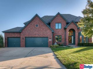 301 Inglewood Dr, Papillion, NE 68133