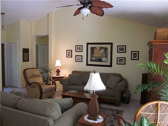 5th image of 586 Joy Haven Dr