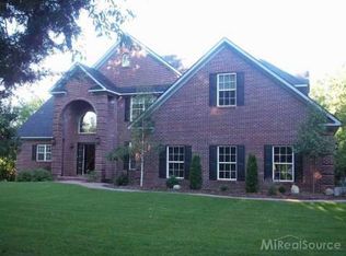 3903 Nutcracker Ct, Oxford, MI 48370