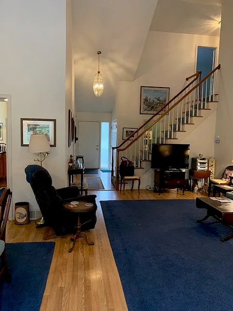 3 bed, 2.5 bath, 1912 sqft, $1,850 — Photo 3