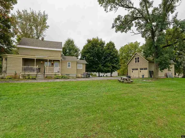 272 Round Lake Rd, Ballston Lake, NY 12019