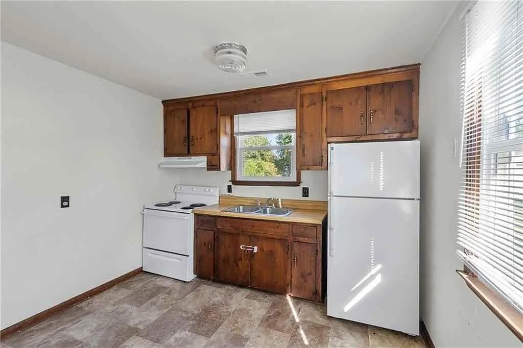 2 bed, 696 sqft, $1,514 — Photo 2