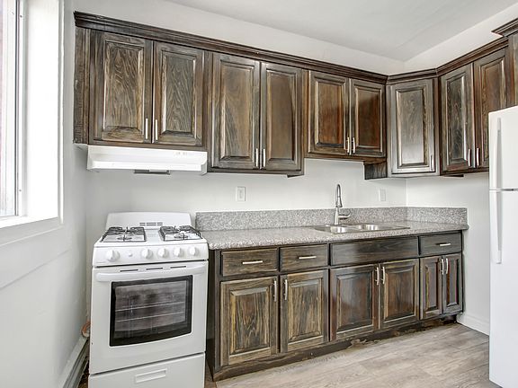 2nd image of 718 S Alvarado St APT 105