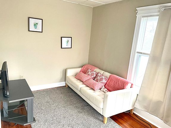 4th image of 51 Idylwood Ave #2