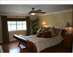 3rd image of 3720 Vista Way