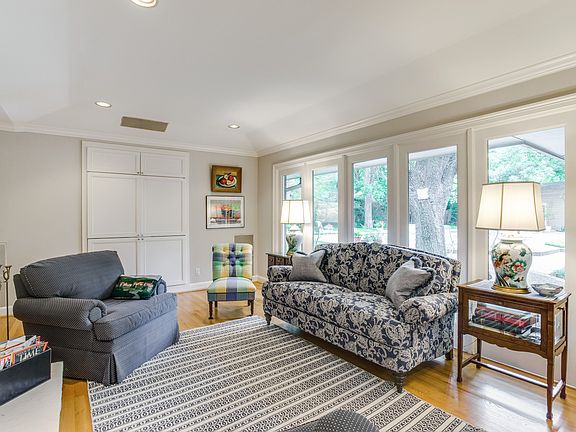 5th image of 5514 Walnut Hill Ln