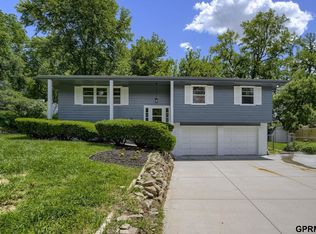 1903 Pleasantview Ln, Bellevue, NE 68005