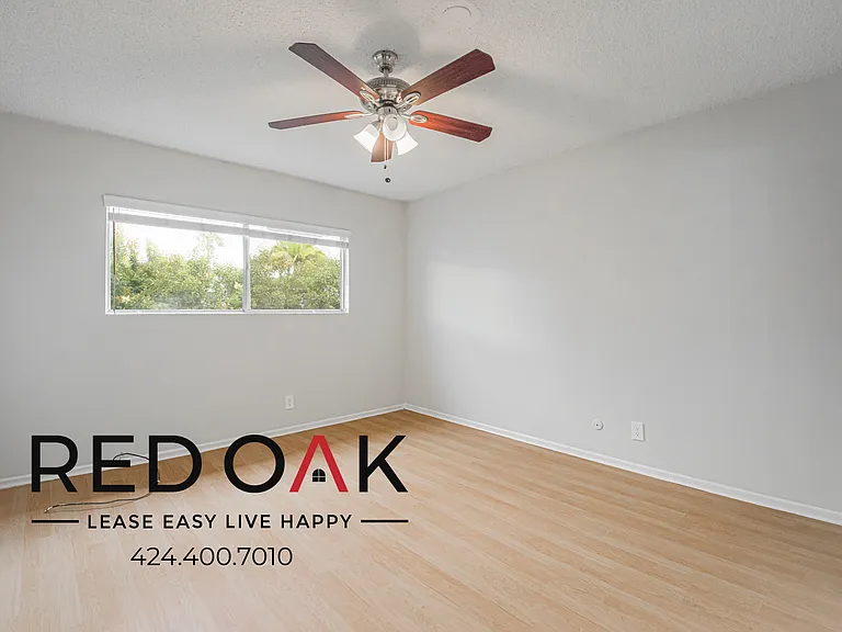 710 N Genesee Ave #10 — Photo 16