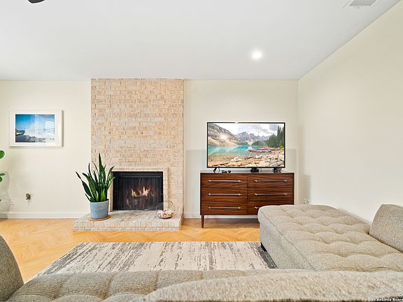 4th image of 11843 BRAESVIEW #2401