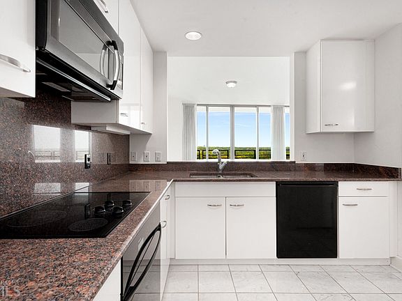 4th image of 700 Park Regency Pl NE APT 2106