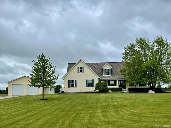 1325 Capac Rd, Berlin, MI 48002