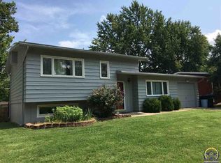 3436 SW Lakeside Dr, Topeka, KS 66614