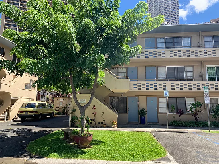1821 Lipeepee St #302 — Photo 1
