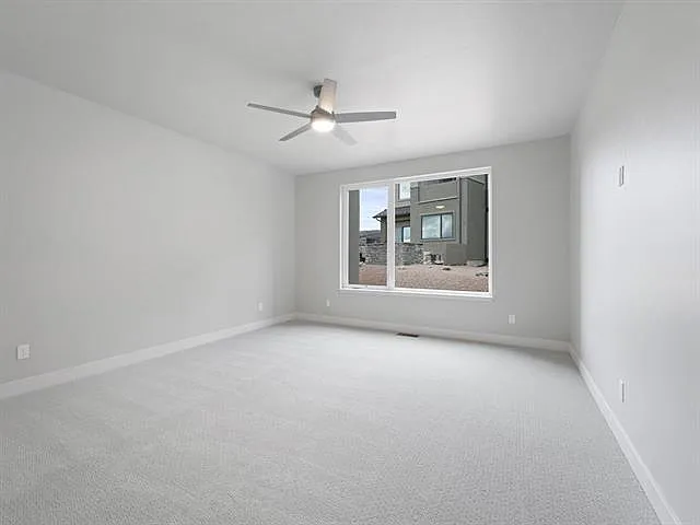 392 W Ridges Blvd #B — Photo 16