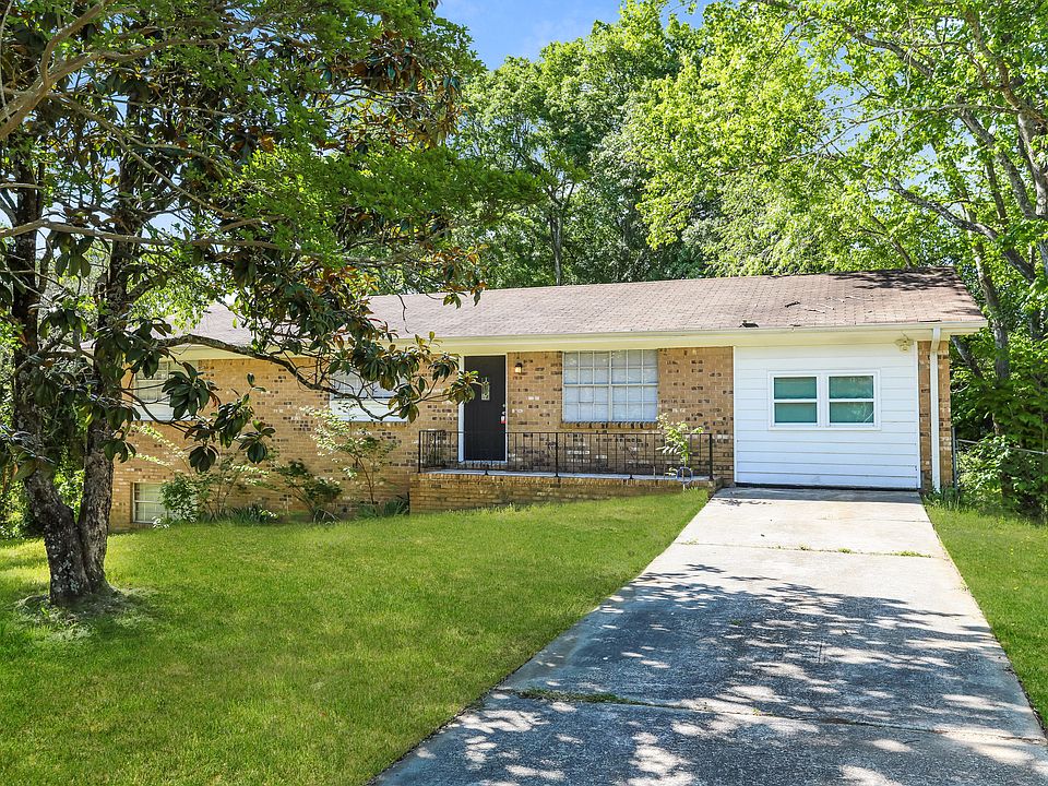 1st image of 1021 Meadow Ln SE