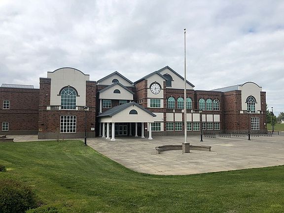 Best Schools 1 mile away!