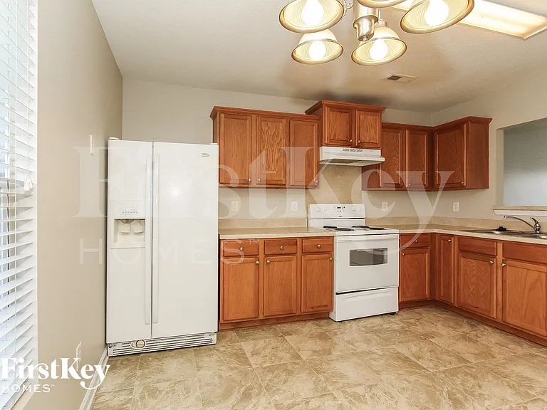 2129 Sebastiani Dr — Photo 6