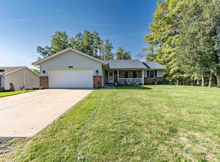 109 Brandy Dr, Mackinaw, IL