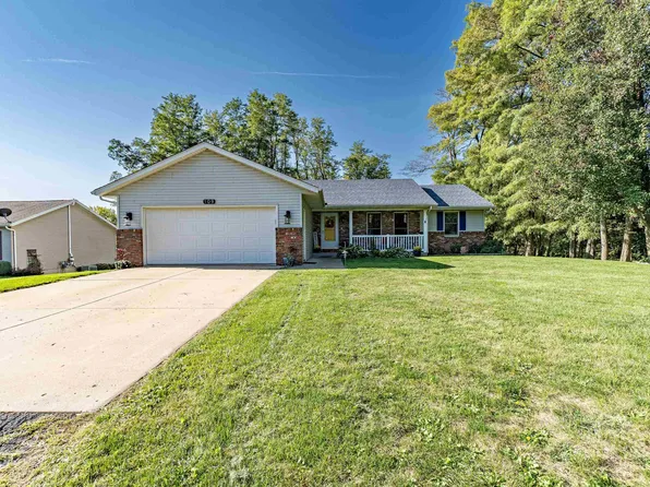 109 Brandy Dr, Mackinaw, IL 61755