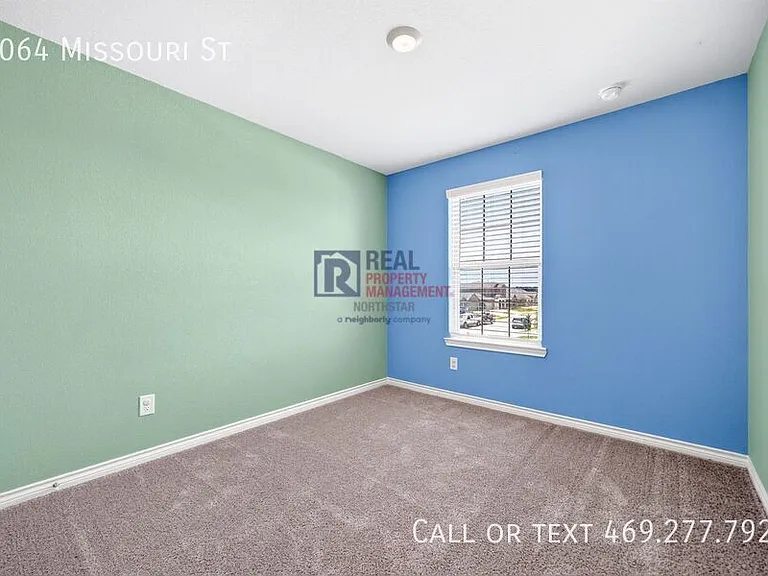 2064 Missouri St — Photo 16