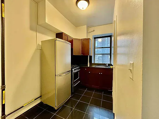 Rented by J PRESTON AND ASSOCIATES INC | media 2