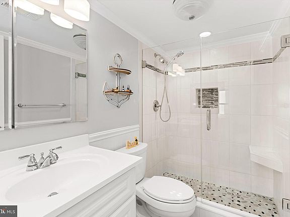 5th image of 3801 Atlantic Ave Unit 505