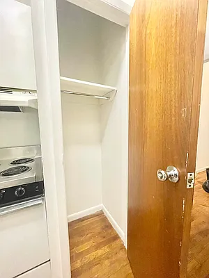 Rented by HOLTON REAL ESTATE INC. | media 10