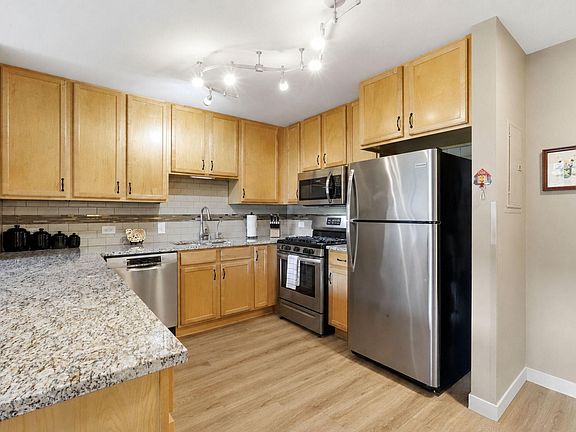 3rd image of 929 Portland Ave APT 208
