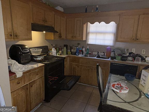 3rd image of 3462 Lawton Rd