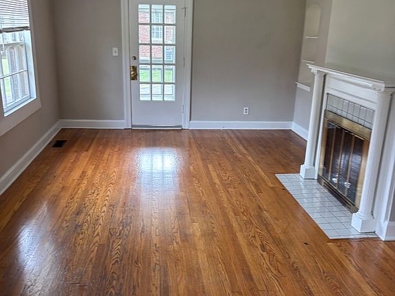 3rd image of 1407 Grandview Dr #A